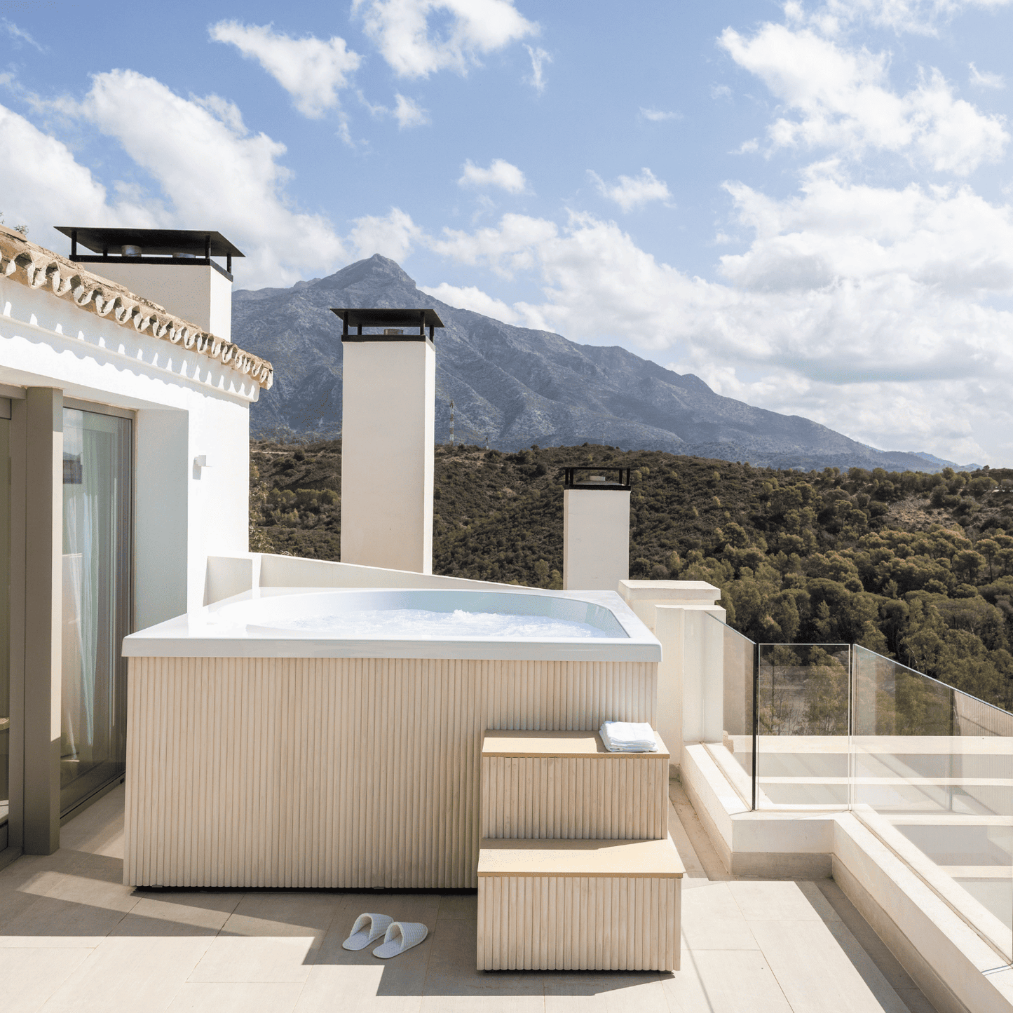 Drop S masāžas spa ar gaišu adari