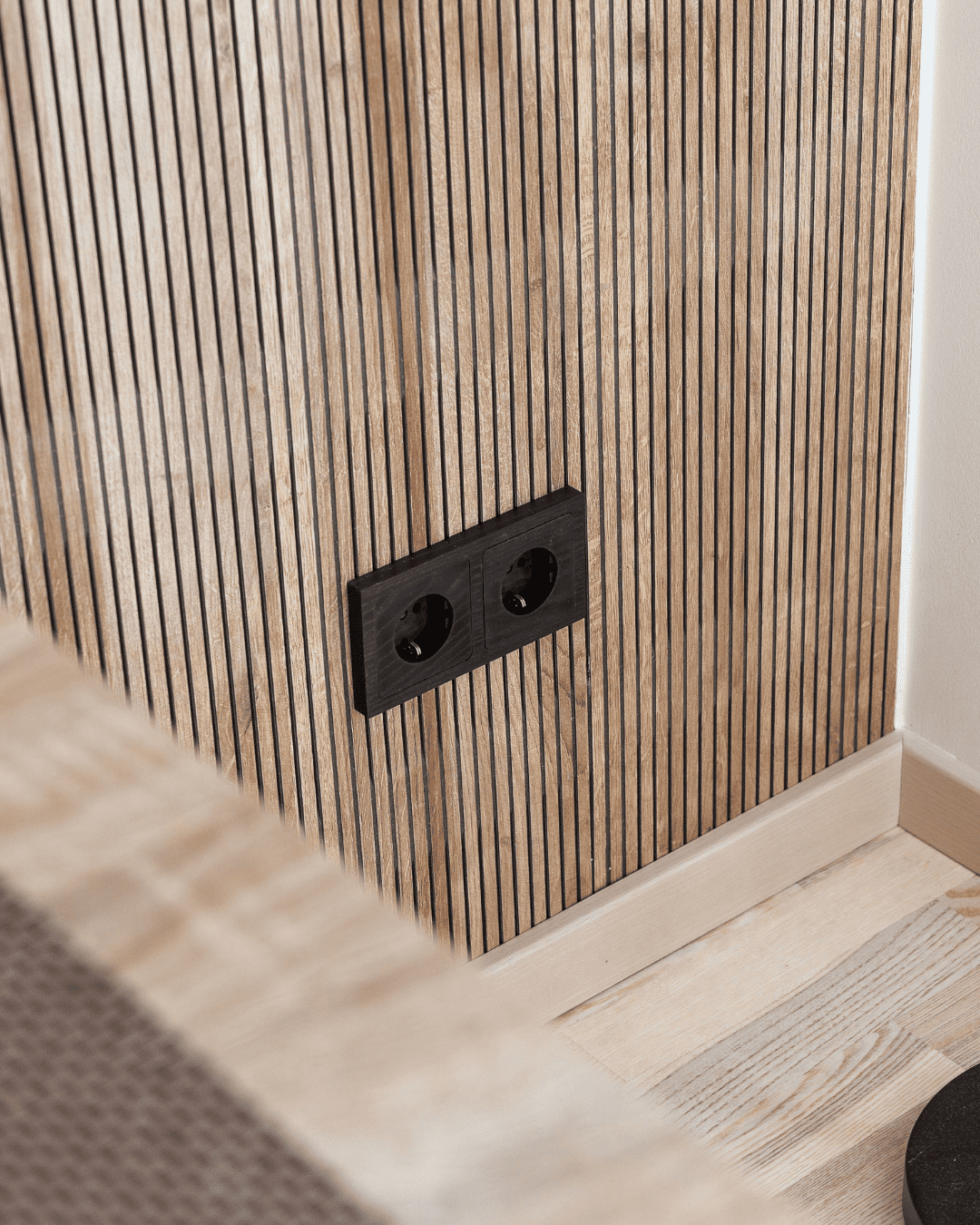 wemel SCHUKO kontaktligzdas melnas