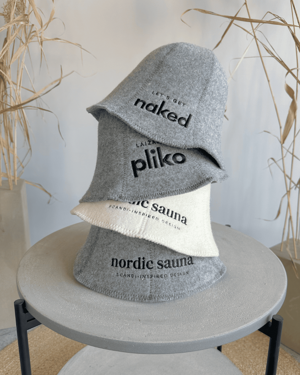 Pirts cepure no vilnas pelēkā un baltā krāsā