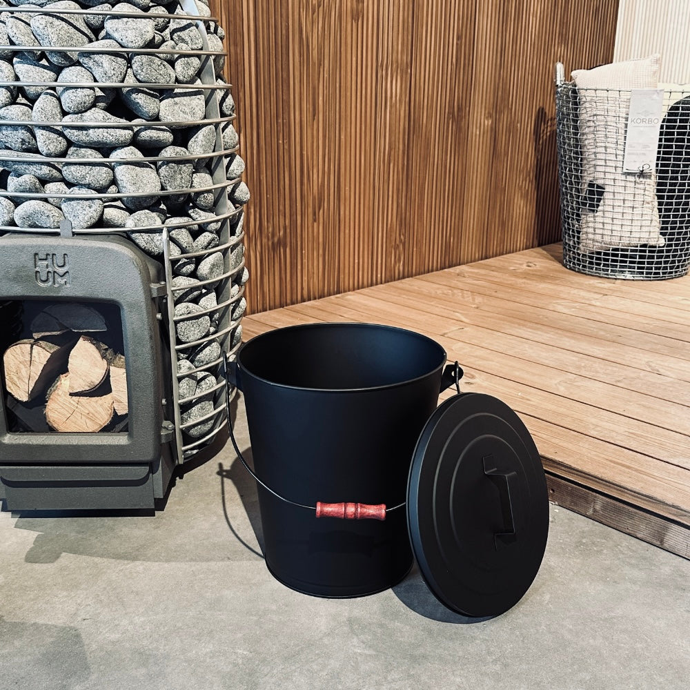 Pelnu spainis melnā krāsā