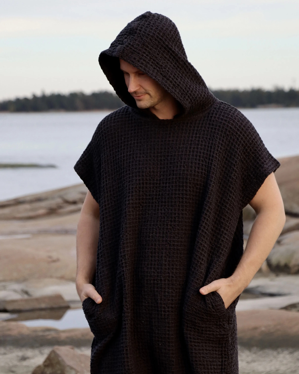Poncho with linen | black