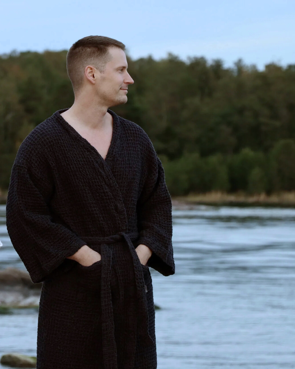 Halāts ar linu | melns