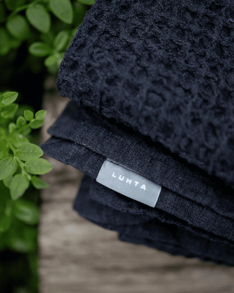Halāts ar linu | melns