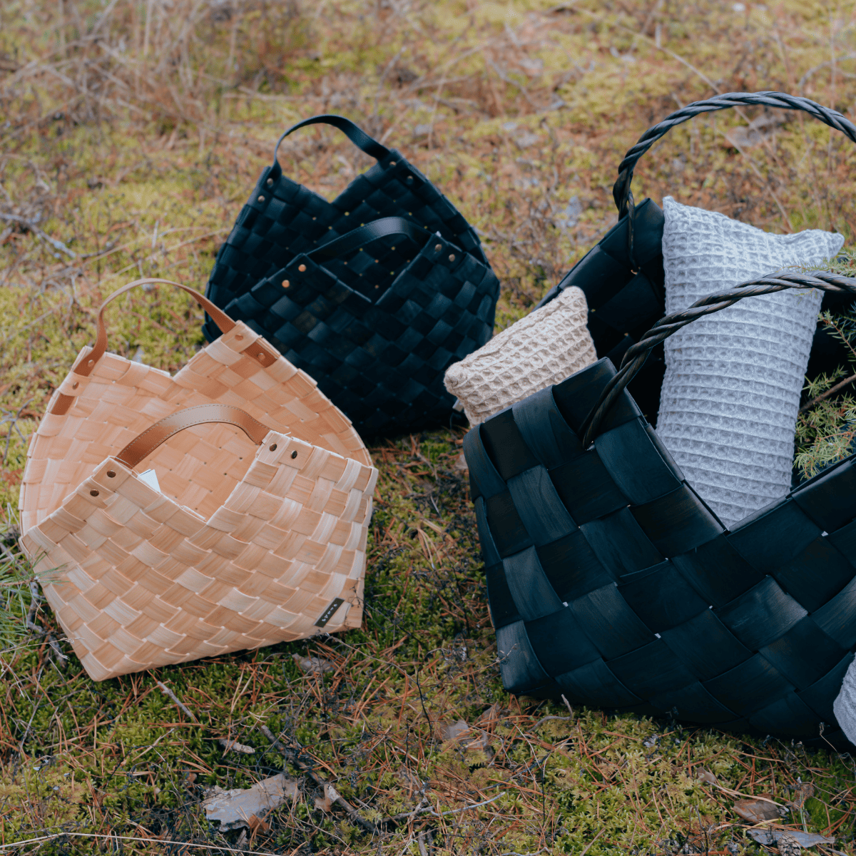 Mini wooden basket | natural