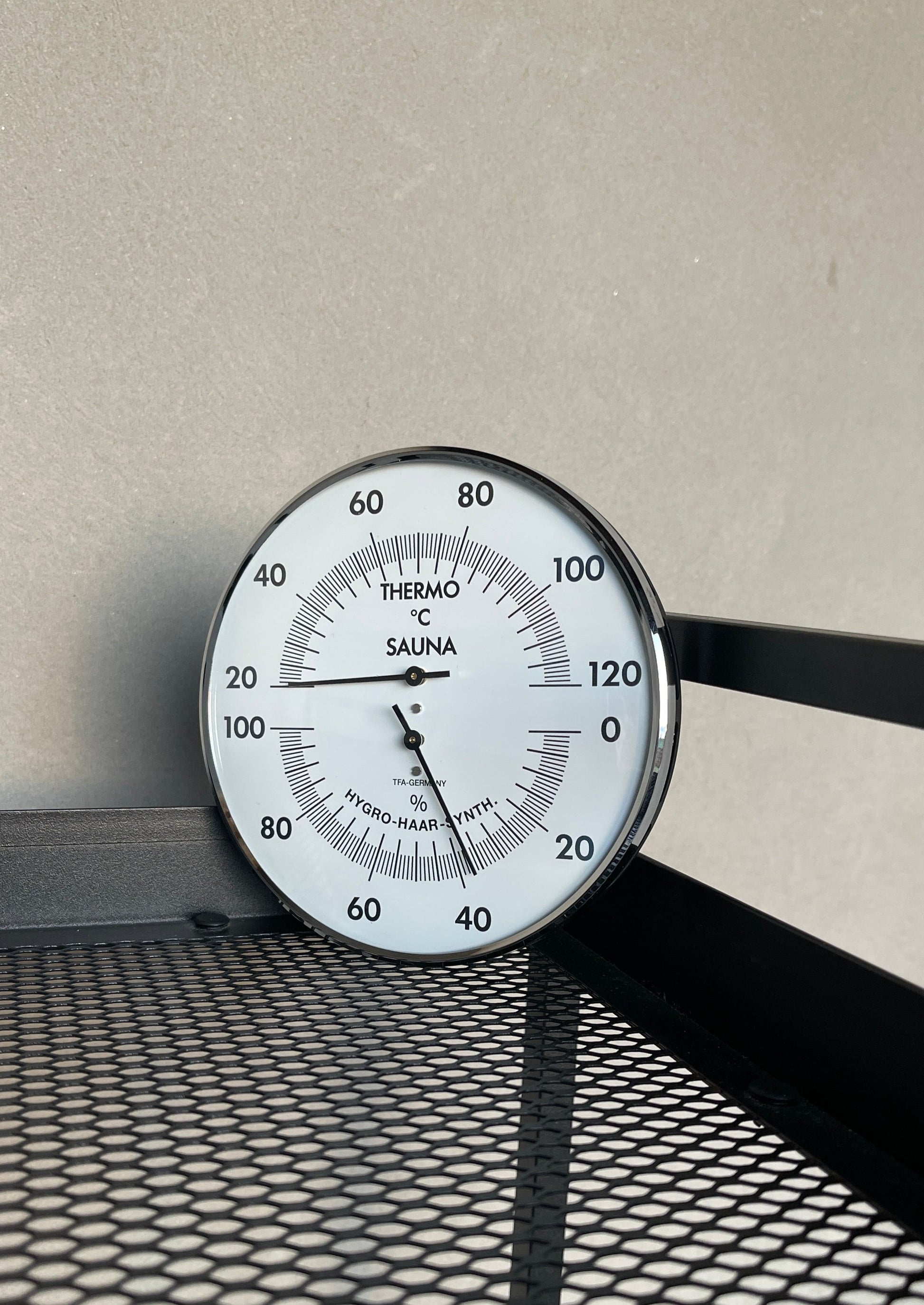 Sauna thermometer / hygrometer in silver
