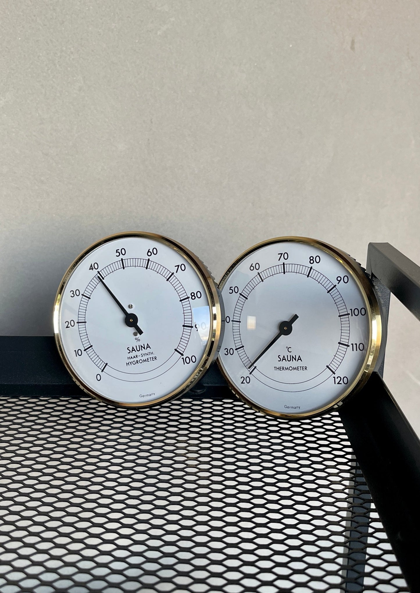 Sauna thermometer / hygrometer in gold